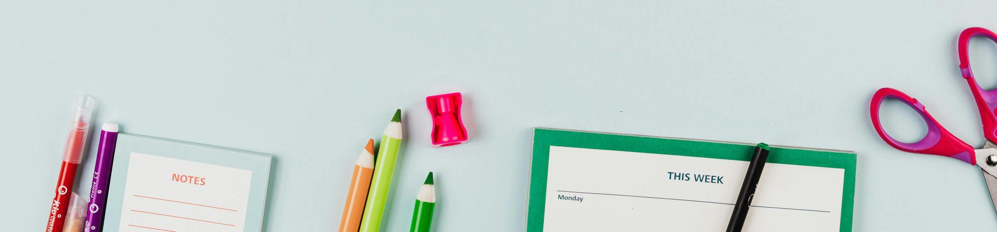 materiales escolares para usar al crear una plantilla de horario escolar bloque versus horario tradicional